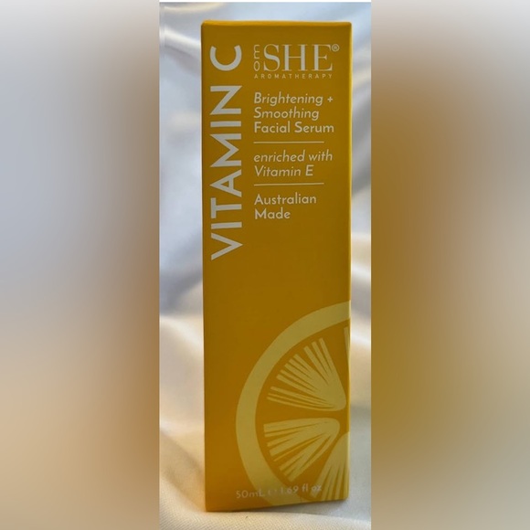 SHE Vitamin C
Brightening +
Smoothing Facial - Picture 2 of 6